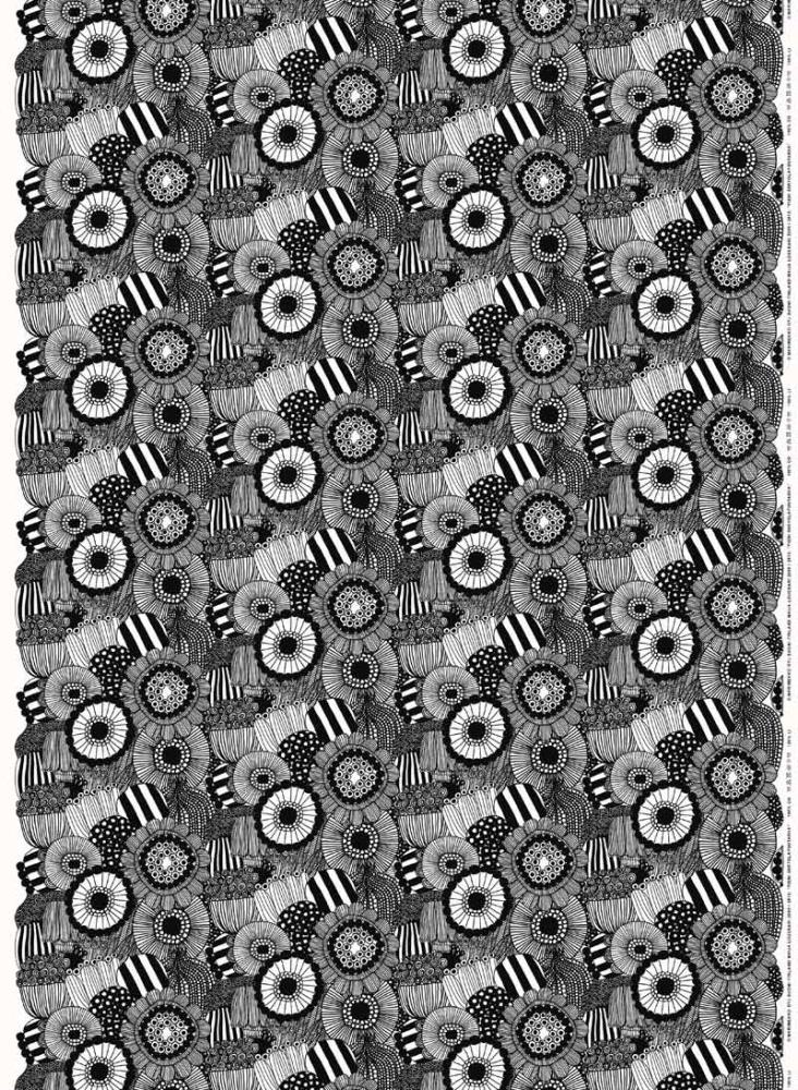 Pieni Siirtolapuutarha Fabric in black, white