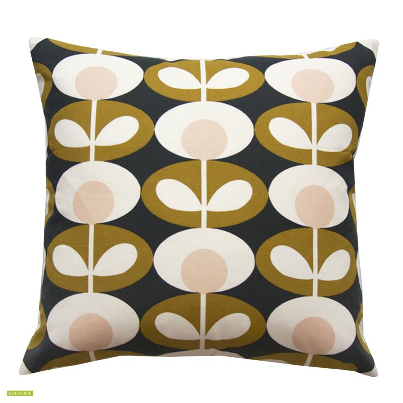 Oval Flower 40cm Cushion Cover in seagrass