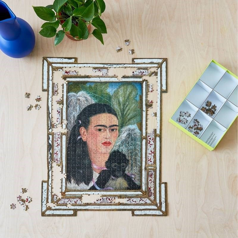 Moma Frida Kahlo Shaped 884 Piece Puzzle