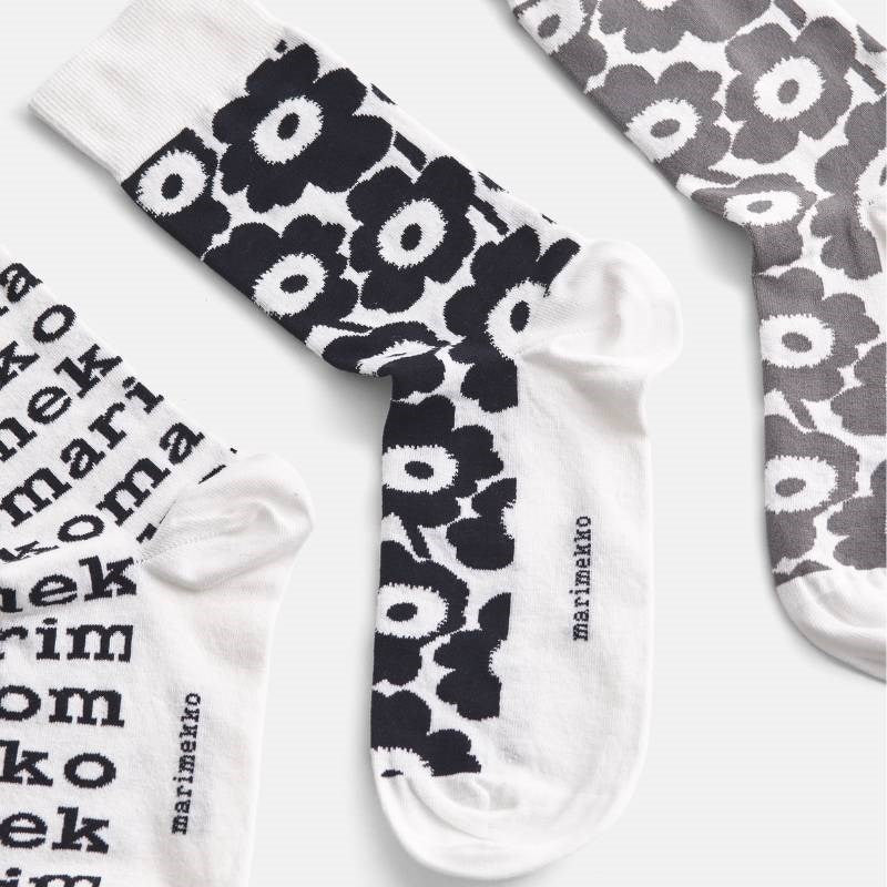 Kirmailla Unikko Socks in black, white