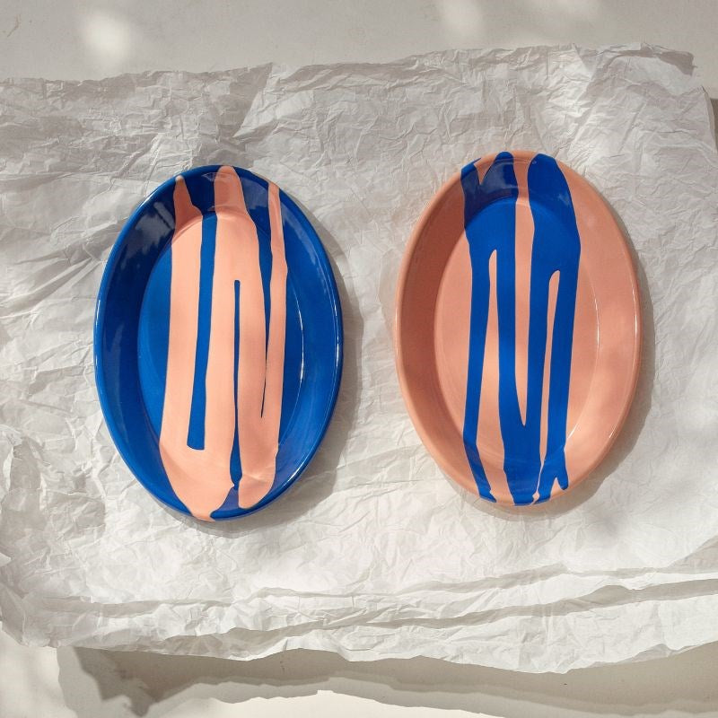 Primavera Enamel Plate 30x20cm in peach on cobalt