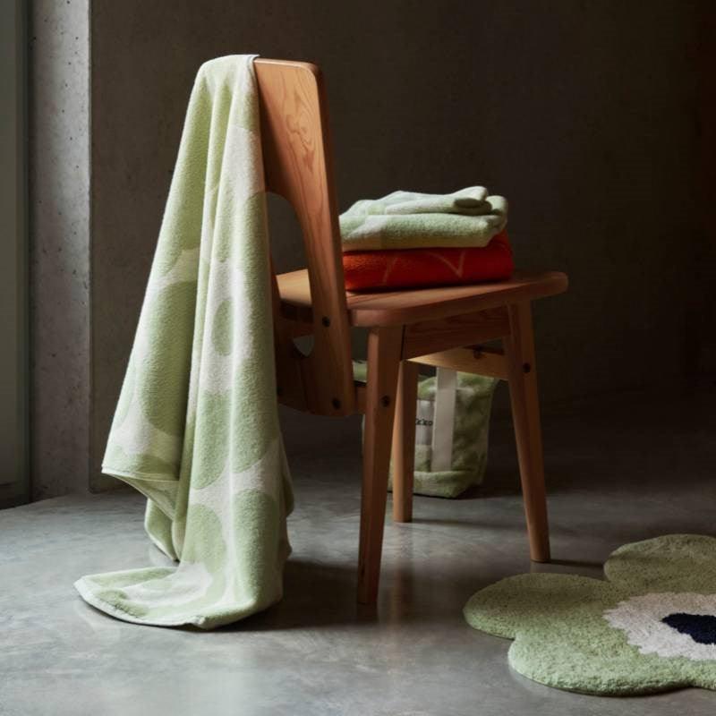 Unikko Bath Towel 70x150cm in off white, sage