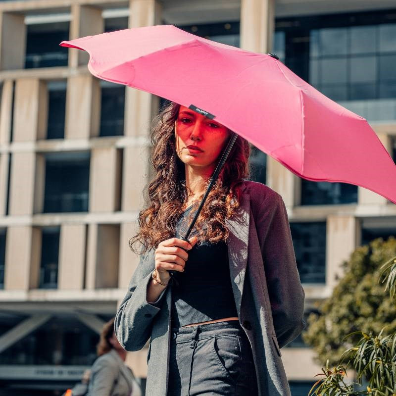 Blunt Metro Umbrella in Hibiscus Pink