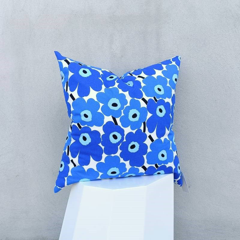 Mini Unikko Cushion Cover 50cm in white, blue