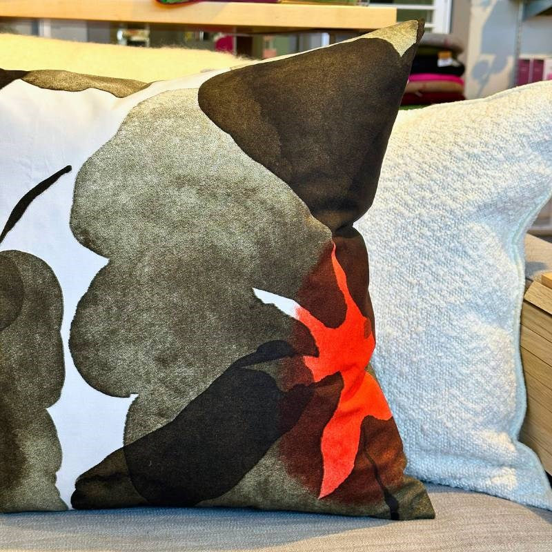 Valssi Cushion Cover 50cm in white, forest green, tomato