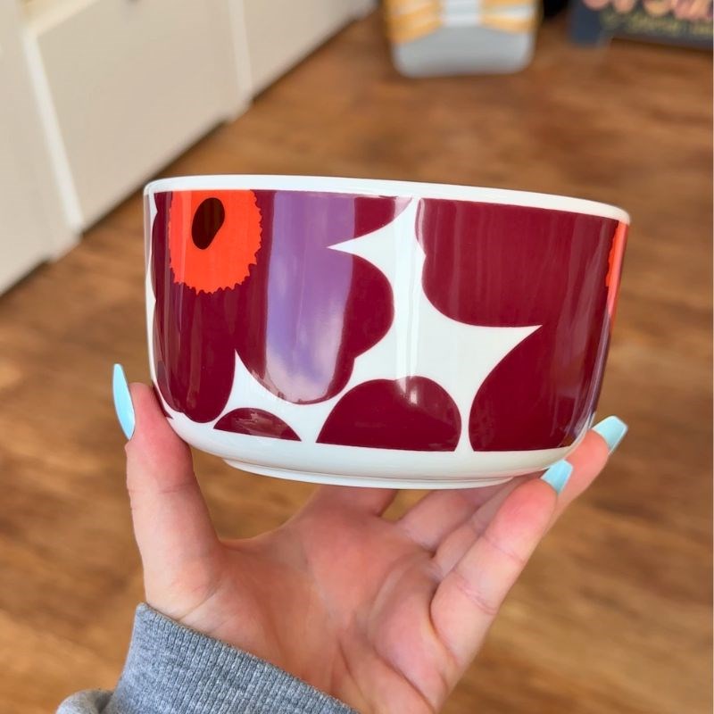 Oiva Unikko Bowl 500ml in white, burgundy, red