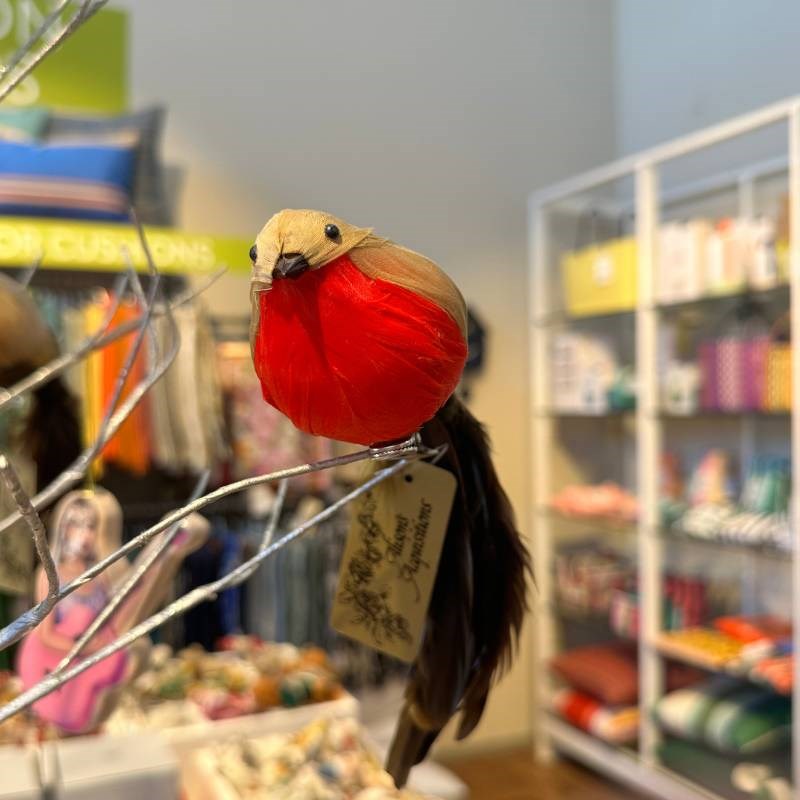 Fat Robin with clip in red