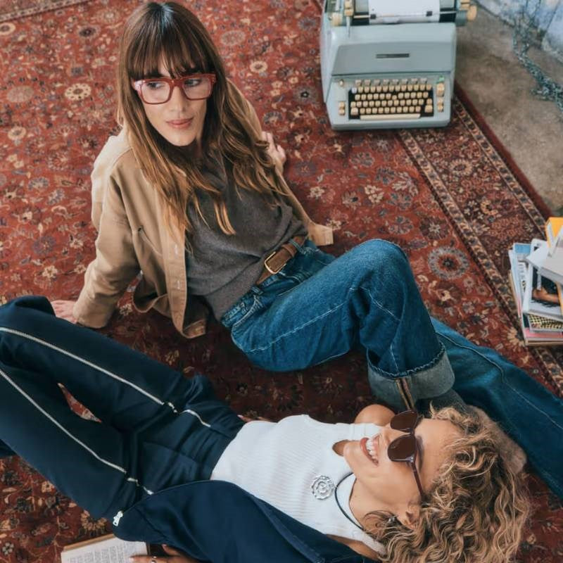 Reading Glasses Chapters Collection, Quote in carmine red