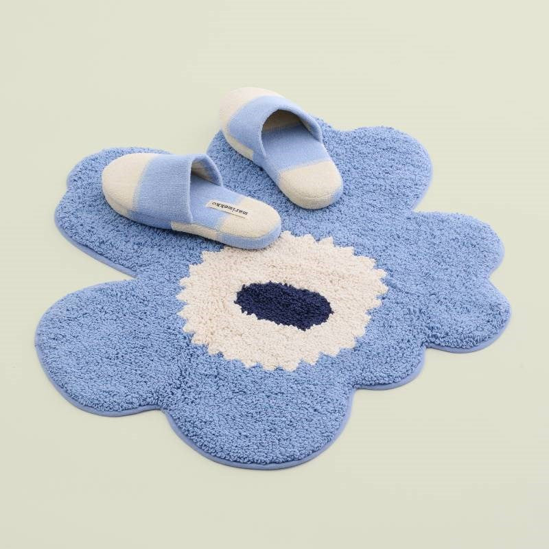 Unikko Bath Mat 73x74cm in light blue, off white, navy