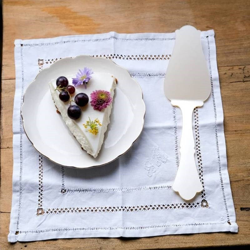 Honorine Tart Server in white