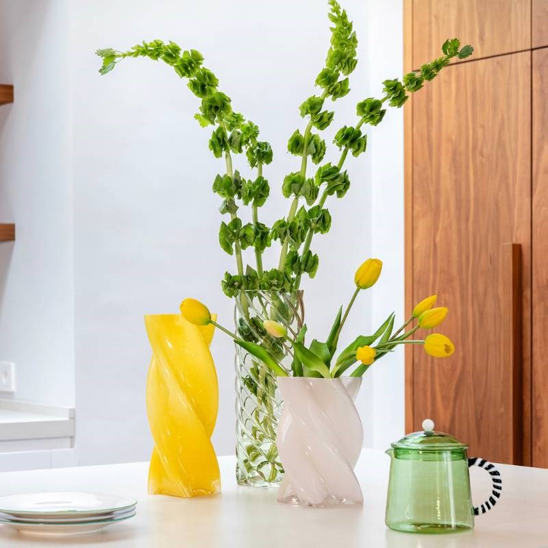 Marshmallow Vase in opaque yellow