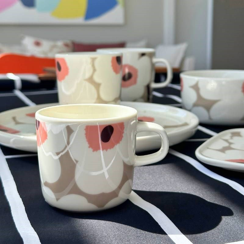 Oiva Unikko Coffee cup 200ml in white, clay, powder, dark wine