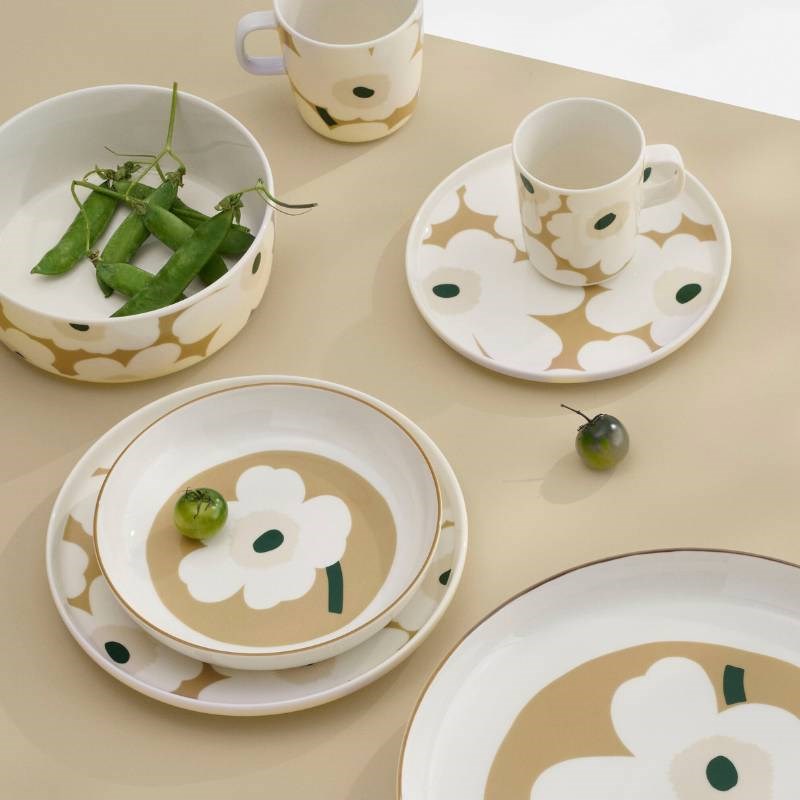 Oiva Unikko Serving Bowl 1.5l in white, beige, light sand, dark green