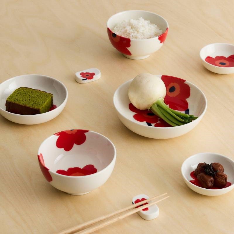 Oiva Unikko Dish 9cm in white, red, blue