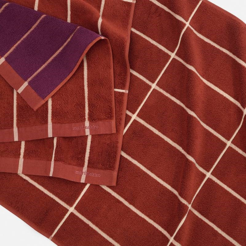 Tiiliskivi Bath Towel 70x150cm in brick, plum, hay