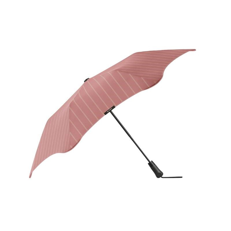 Blunt Metro Umbrella in strawberry
