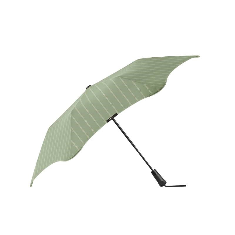 Blunt Metro Umbrella in matcha