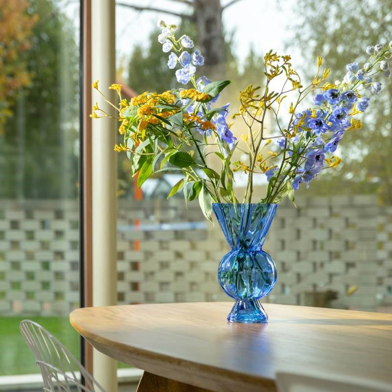 Rhombic Vase in glass blue