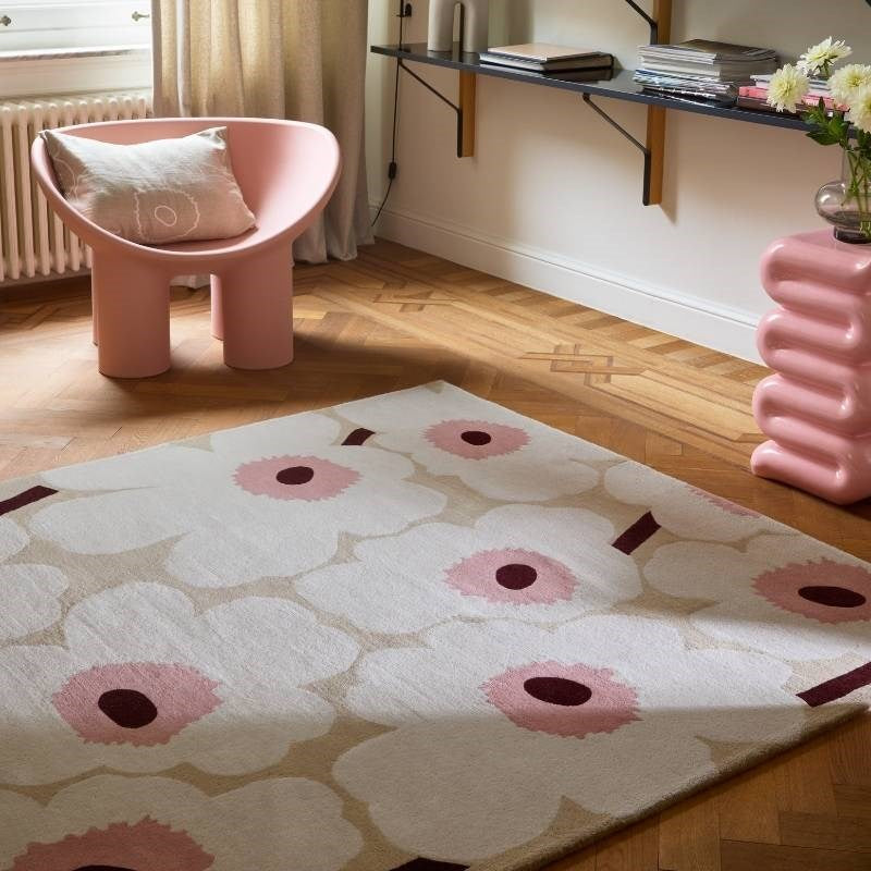Unikko Hand-Tufted Rug in beige, pink