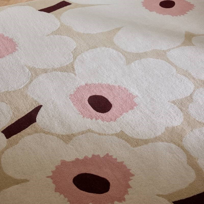 Unikko Hand-Tufted Rug in beige, pink