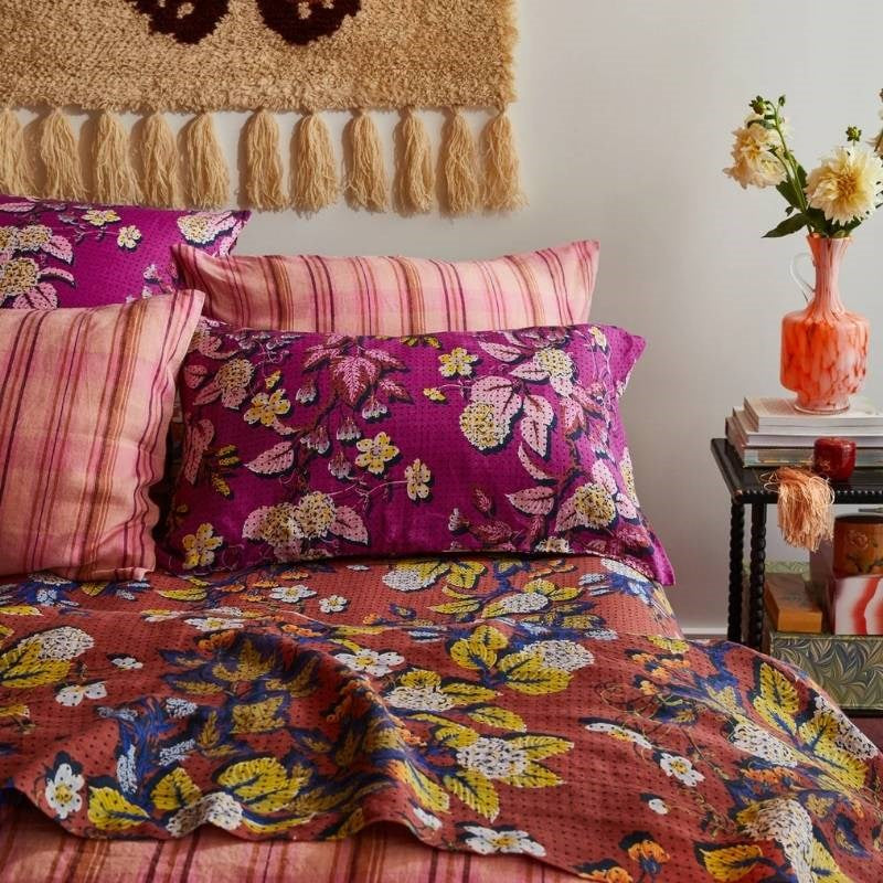 Heidi Linen Standard Pillowcase Pair in mulberry