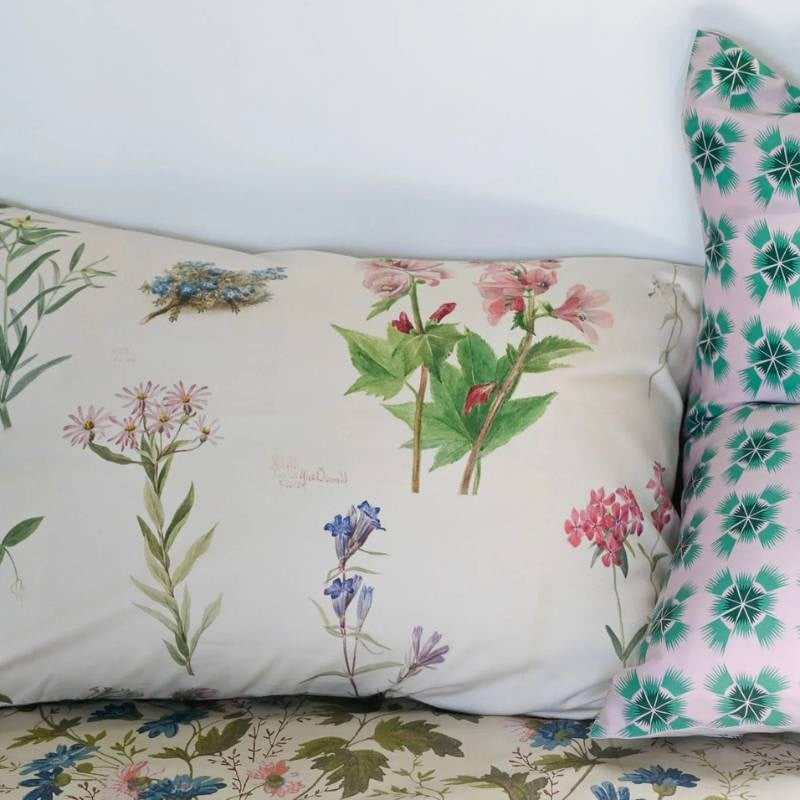 Mary VW Pillowcase Pair