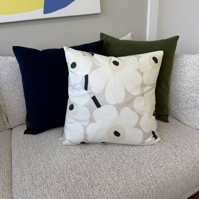 Pieni Unikko Cushion Cover 50cm in beige, natural white, dark green