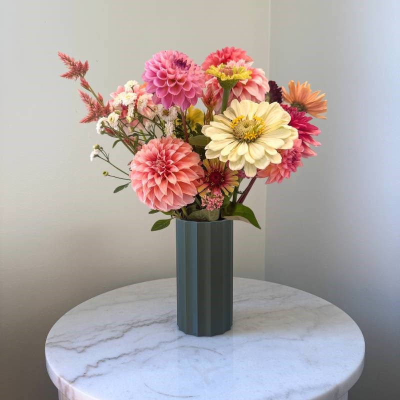 Millie Vase in olive