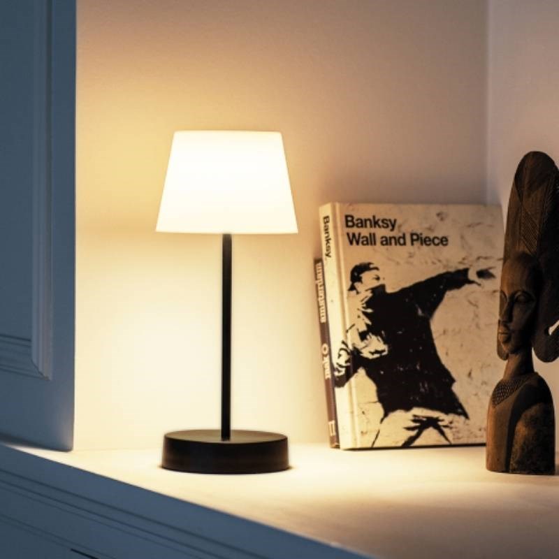 Oscar Table Lamp in pure