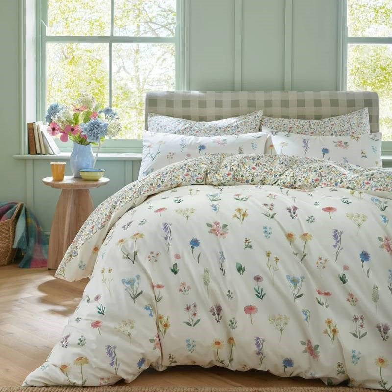 Woodbridge Bedding Set in spring