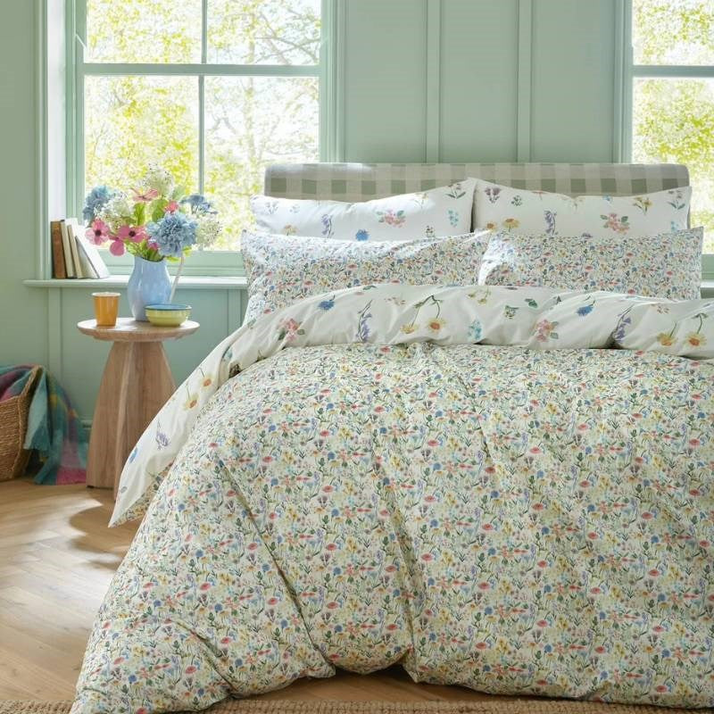 Woodbridge Bedding Set in spring