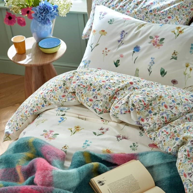 Woodbridge Standard Pillowcase Pair in spring