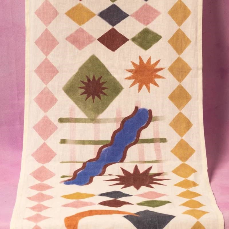 Good Linen Table Runner