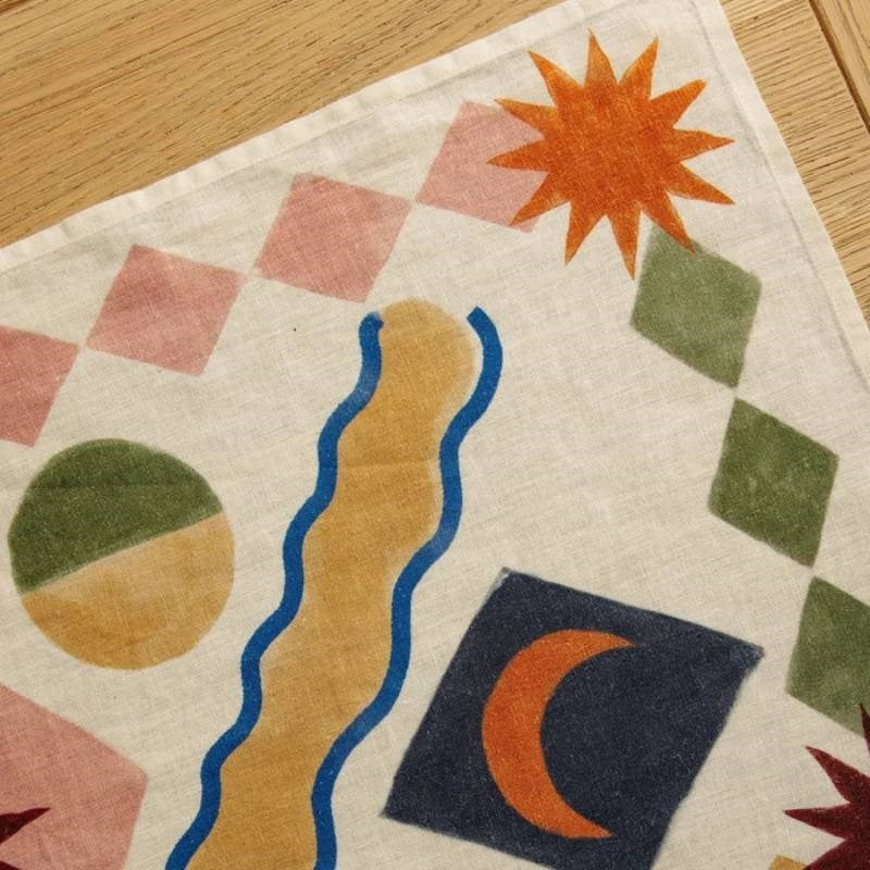Good Linen Table Runner