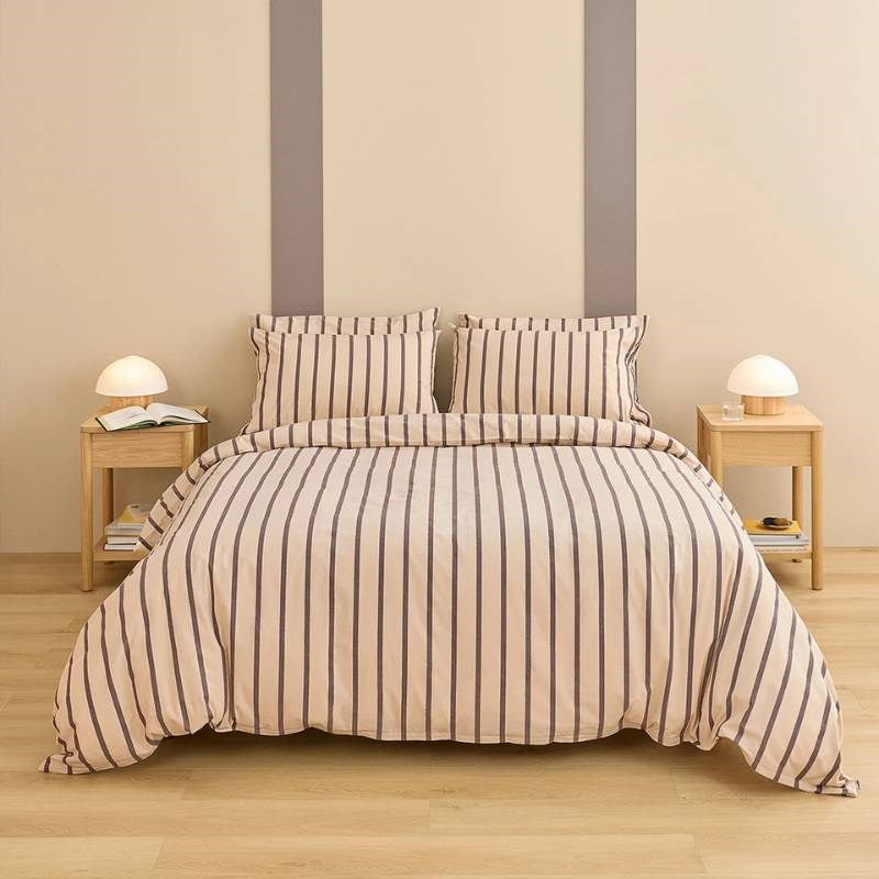 Quilt Cover in raisin