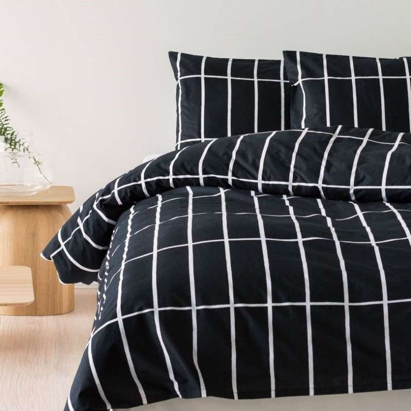 Tiiliskivi Duvet Cover 240x220cm in black, white