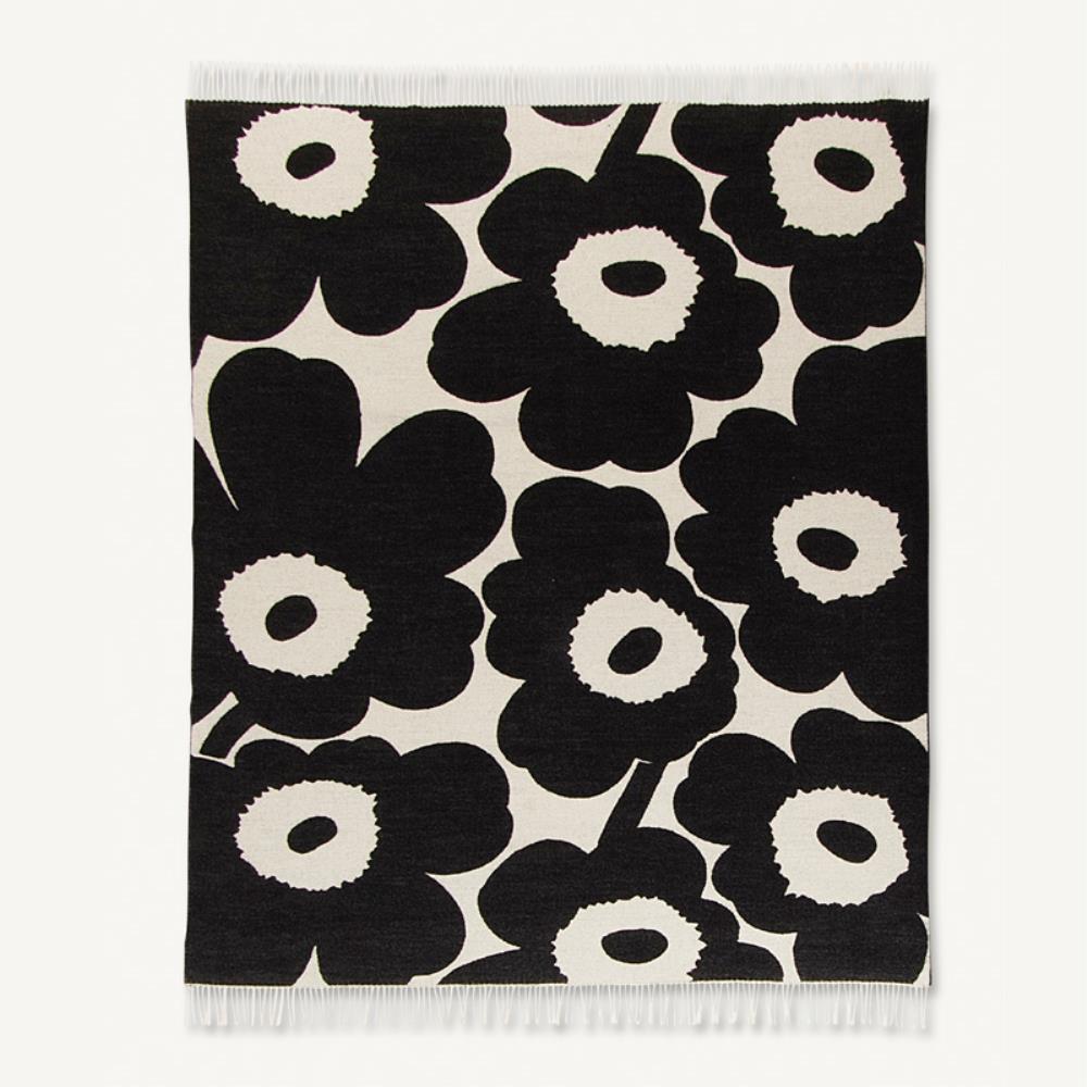 Unikko Blanket 130x180cm in white, black