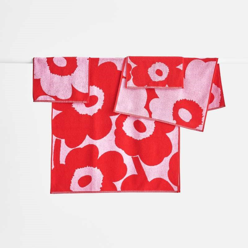 Unikko Bath Towel 75x150cm in pink, red