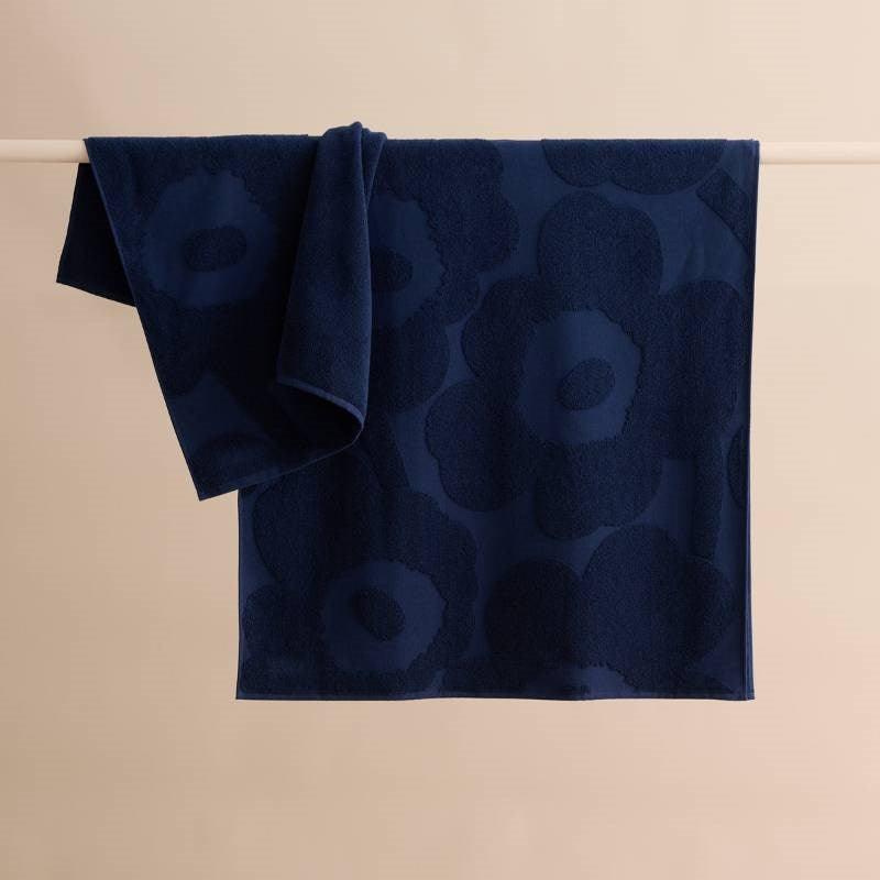 Unikko Bath Towel 70x150cm in dark blue - Bolt of Cloth - Marimekko