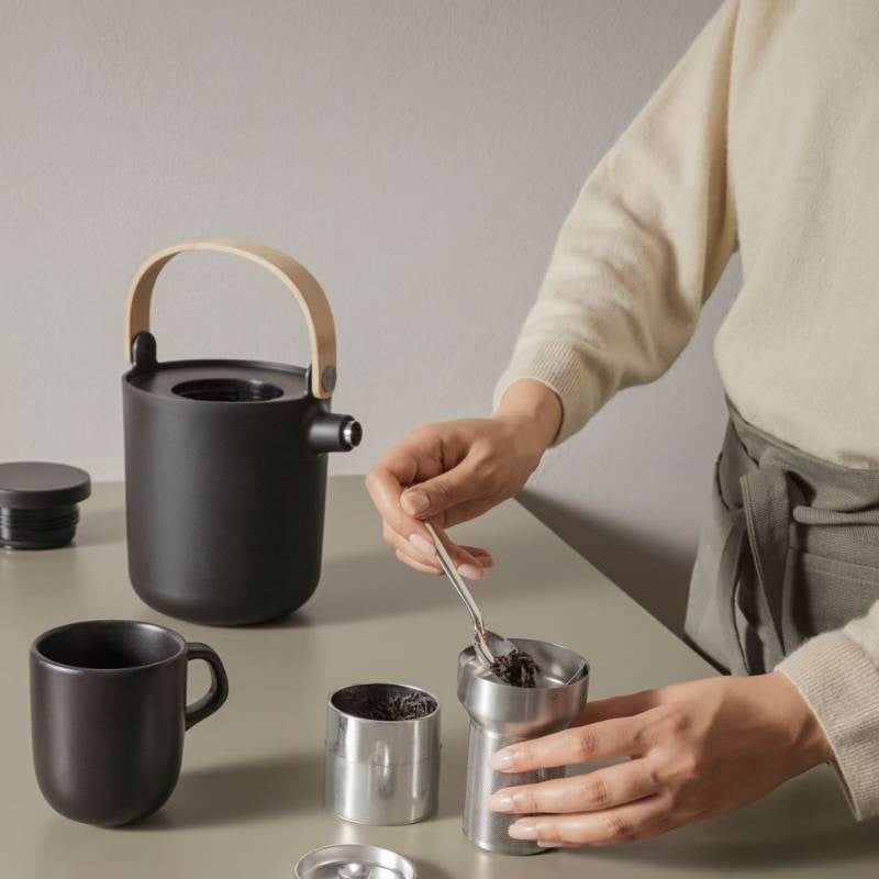 Nordic Kitchen Vacuum Tea Jug in black