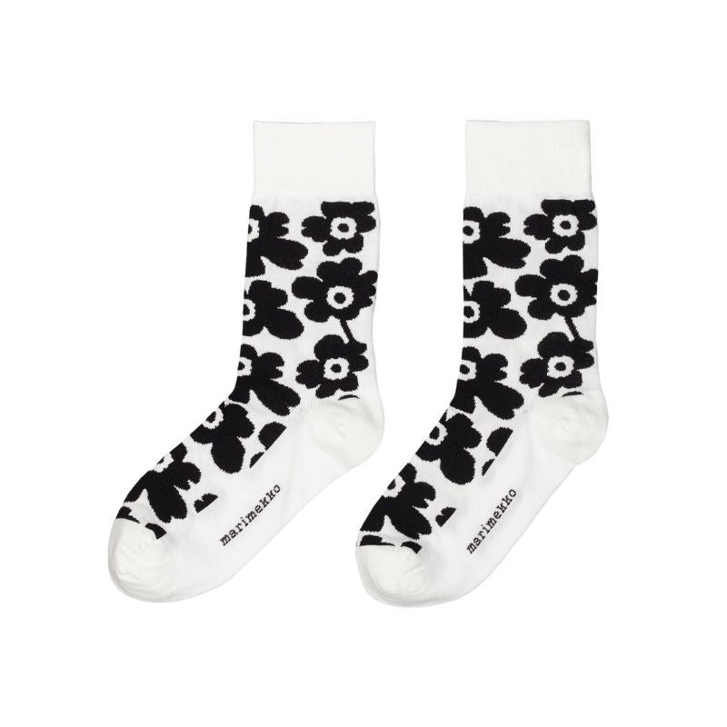 Kirmailla Unikko Socks in black, white