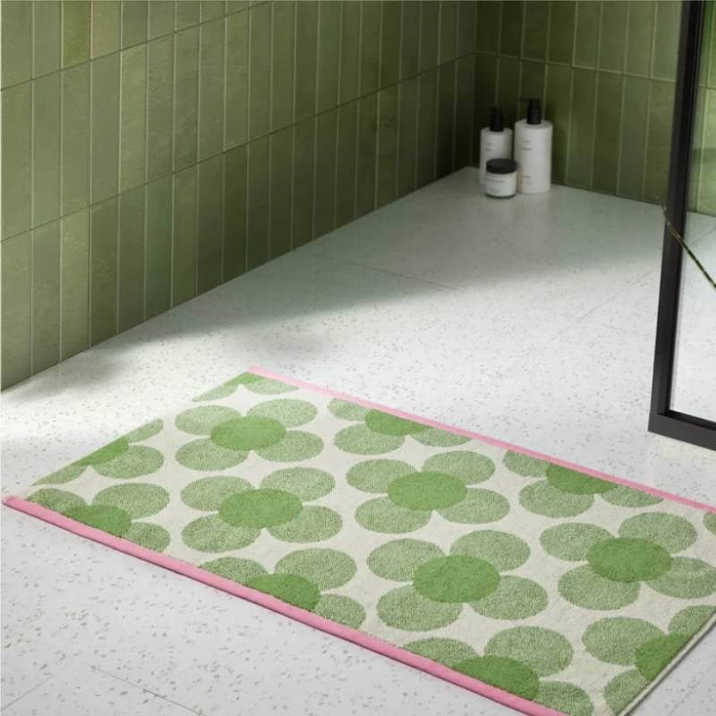 Retro Flower Bath Mat in clover